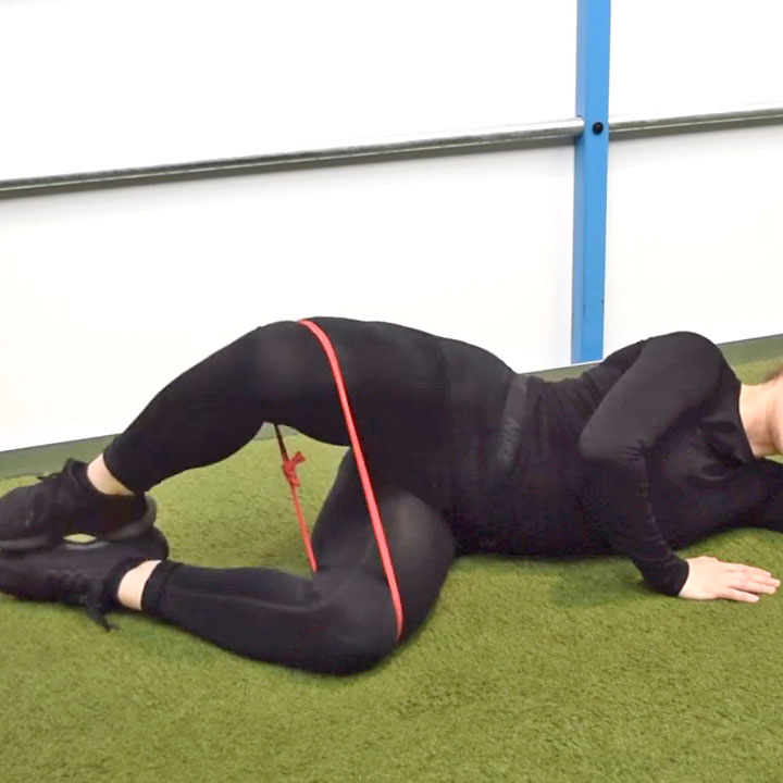 Jumper's knee activation exercises - Clam